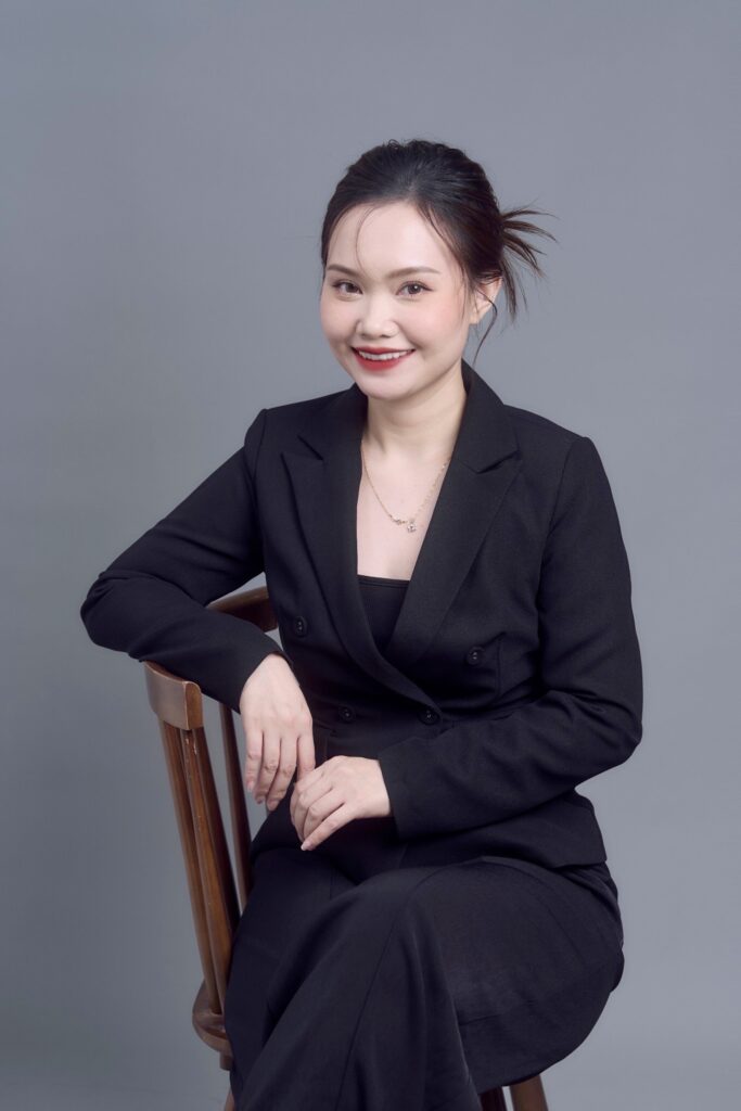 Annie Huỳnh làm nghề gì