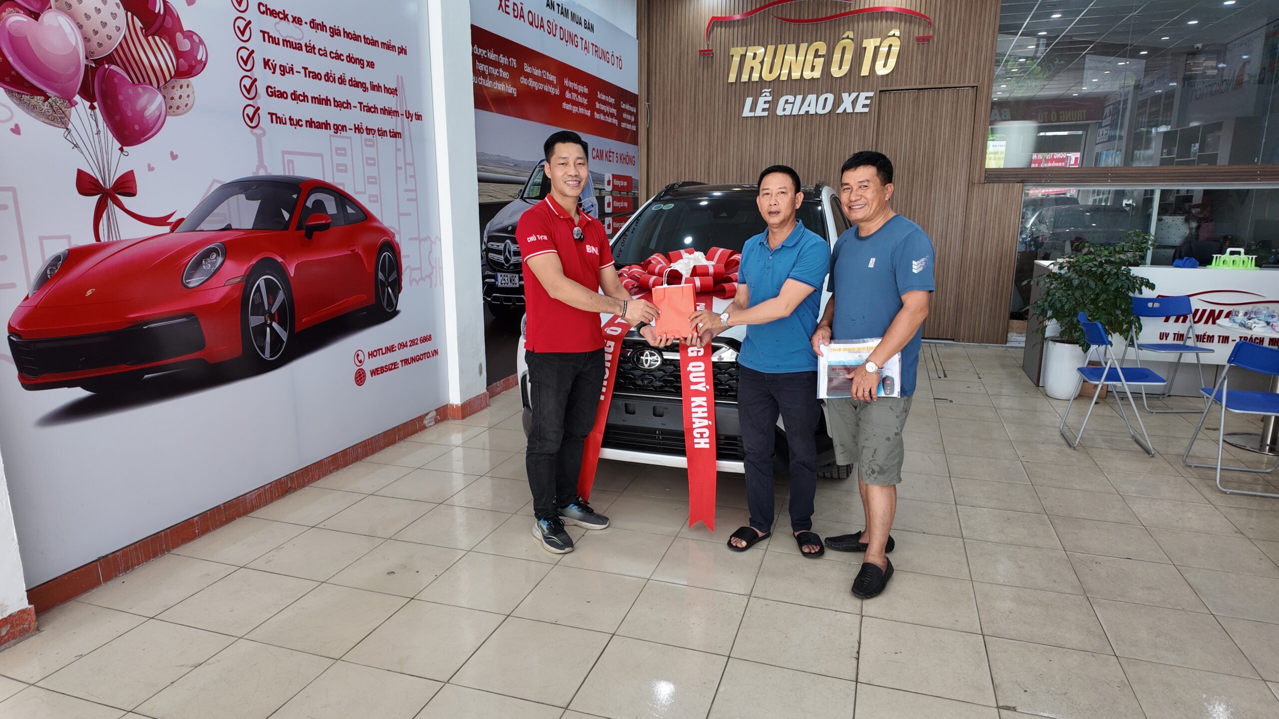 Xây dựng đội bán hàng cho showroom ô tô